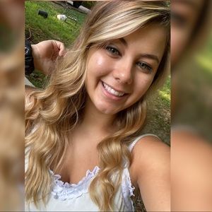 Meet your Posher, Alyssa